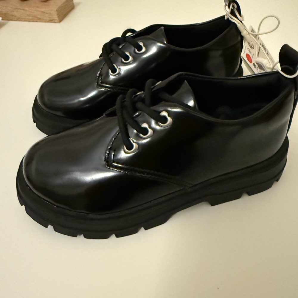 Zara Shiny Black Lace-Up Shoes